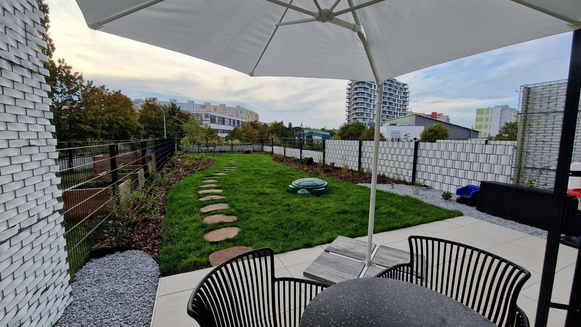 Beta Home - Garage, Air Condition, Garden, At Metro Praga Zewnętrze zdjęcie
